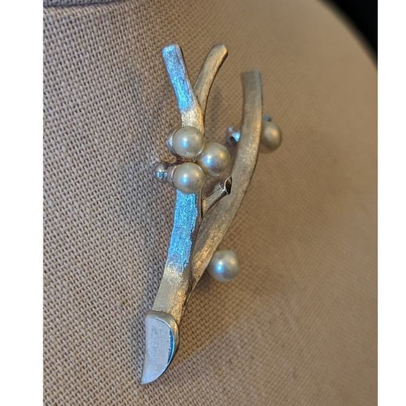 Trifari Signed (Crown Over 'T') Silver Tone Faux Pearl Branch Brooch Rare Find - Picture 3 of 6